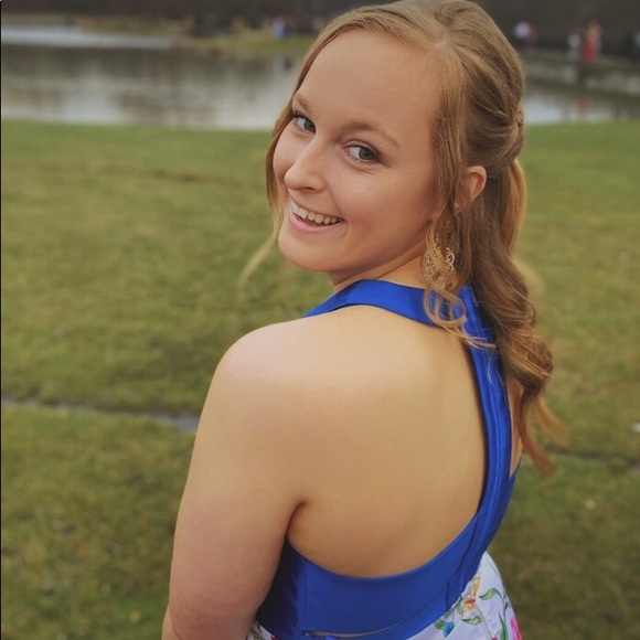 Meet your Posher, Abby - Picture 1 of 1